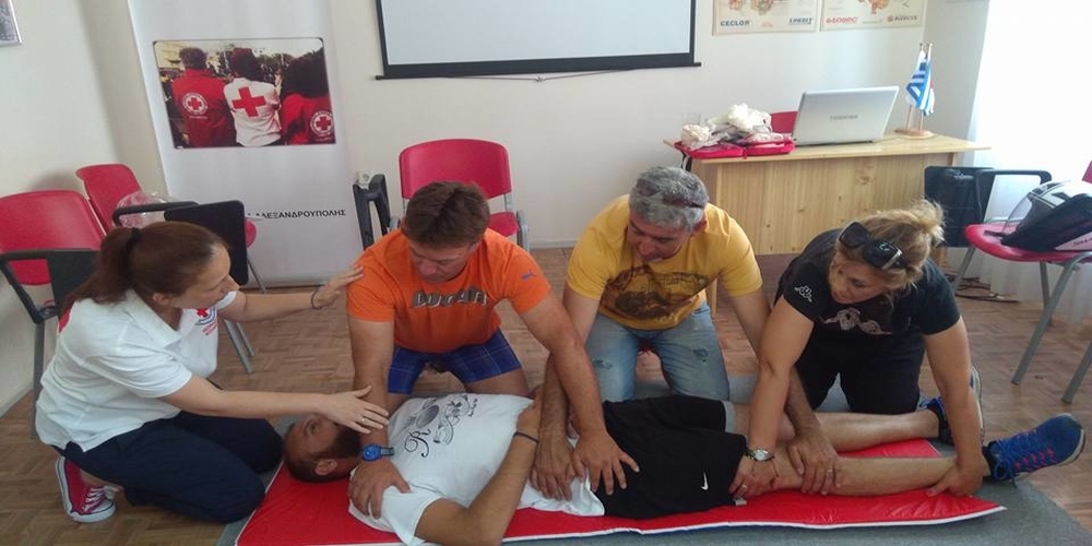 Μαθήματα πρώτων βοηθειών του Ερυθρού Σταυρού στους προπονητές του Εθνικού