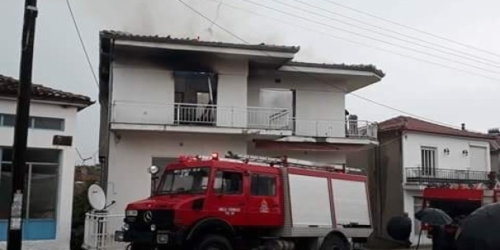 Πεντάλοφος: Κεραυνός έκαψε το σπίτι του. Σε απόγνωση γιατί αυτόν τον “καίει” η γραφειοκρατία!!!