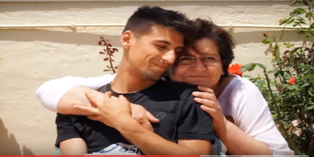 Κλασική ελληνίδα μάνα, σε φοβερή διαφήμιση που… σαρώνει το ίντερνετ (video)