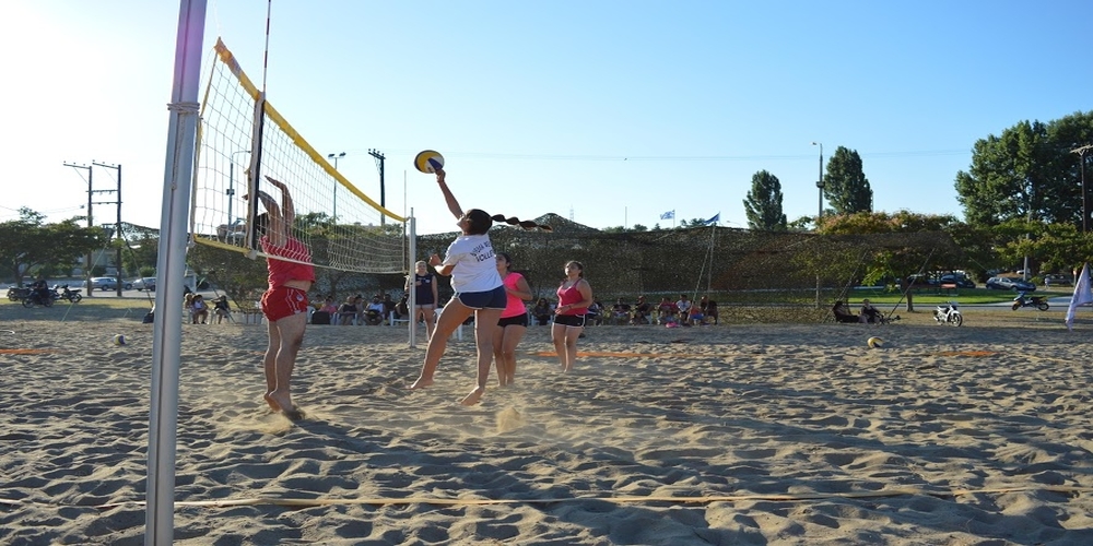 Εντυπωσιακές “μάχες” στο τουρνουά Beach volley στις Φέρες