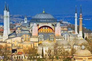 Προκαλούν πάλι οι Τούρκοι: Δικαίωμα μας να ανοίξει η Αγιά Σοφιά για προσευχή
