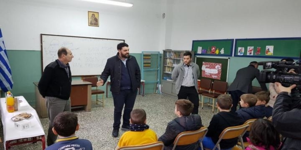 Ο “φαντομάς” Πρόεδρος της ΟΝΝΕΔ και η επίσκεψη του στο σχολείο Καστανεών