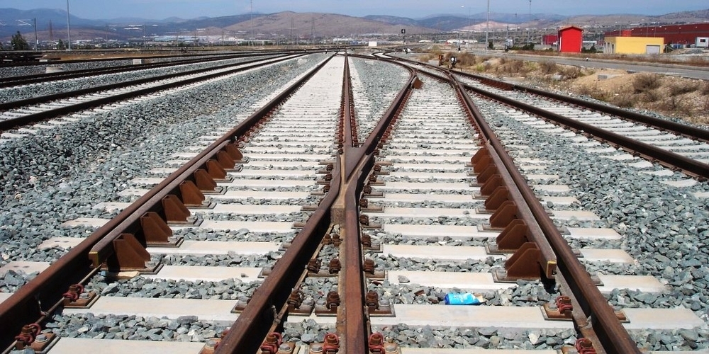 Συμβούλους για τη σιδηροδρομική σύνδεση λιμένων Αλεξανδρούπολης- Βουλγαρίας αναζητεί το υπουργείο Μεταφορών