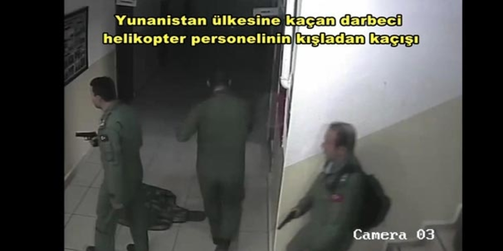 Βίντεο με τους 8 Τούρκους αξιωματικούς να κρατούν πιστόλια. “Συμμετείχαν στο πραξικόπημα”, λένε οι Τούρκοι