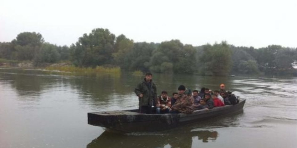 ΜΟΛΙΣ ΤΩΡΑ: Επιτυχής η επιχείρηση απεγκλωβισμού 35 προσφύγων και μεταναστών απ’ τη νησίδα του ποταμού Έβρου
