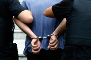 Συνέλαβαν 18χρονο που ρήμαξε τις προηγούμενες ημέρες σπίτια και επιχειρήσεις