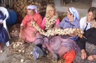 ΒΙΝΤΕΟ: Η εκπομπή της Ζήνας Κουτσελίνη στη Νέα Βύσσα με τα φημισμένα σκόρδα παγκοσμίως