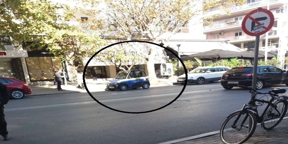 Δήμος Αλεξανδρούπολης: Παράνομα παρκαρισμένο επί πολύ ώρα το ηλεκτροκίνητο αυτοκίνητο του στην Λ.Δημοκρατίας