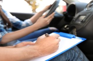 Ανατροπές: Δίπλωμα οδήγησης από τα 17, αλλαγές στον τρόπο εξέτασης