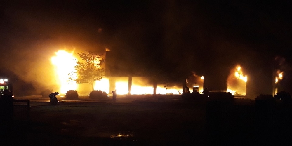 Ορεστιάδα: Καταστράφηκε ολοσχερώς απ’ την φωτιά η έκθεση επίπλων “Μαρασλή” – Τεράστιες οι ζημιές