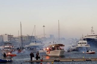 Αλεξανδρούπολη: Αναπαράσταση της άφιξης της εικόνας της Παναγίας Τρυφώτισσας από την Αίνο στο λιμάνι της Αλεξανδρούπολης