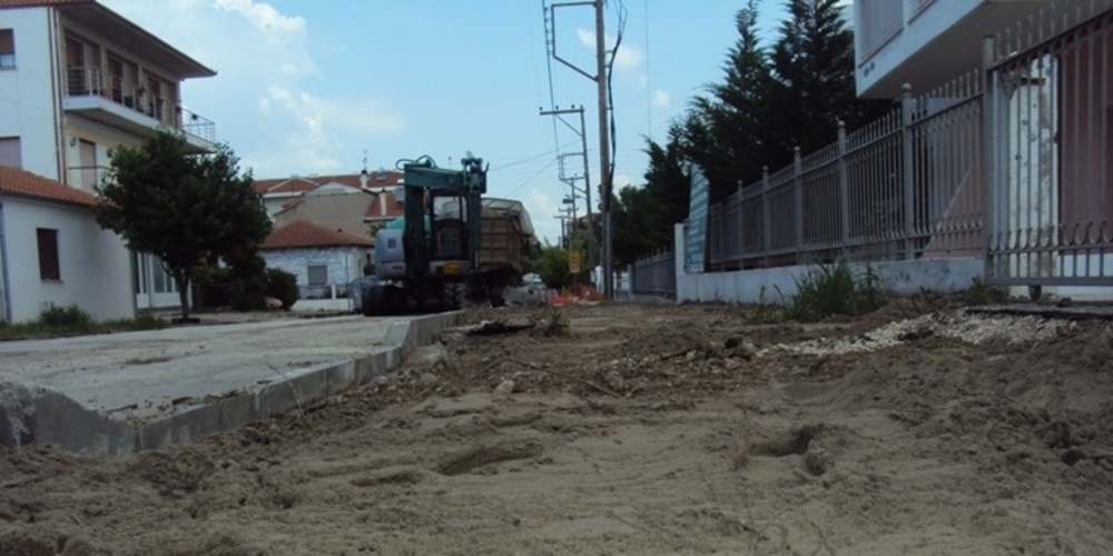 Δήμος Ορεστιάδας: Θυμήθηκαν να ανακοινώσουν τώρα, προεκλογικά, κατασκευή πεζοδρομίων που εγκρίθηκαν πριν… 2 μήνες!!!
