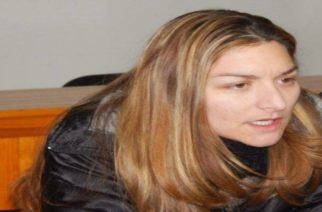 Επίθεση Νατάσας Γκαρά στην Περιφέρεια – Ας την ενημερώσει κάποιος, ότι ο φίλος της Τοψίδης έχασε