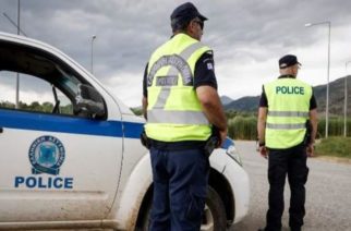 Αλεξανδρούπολη: Οδηγούσαν επικίνδυνα και με πλαστό δίπλωμα και τους συνέλαβαν