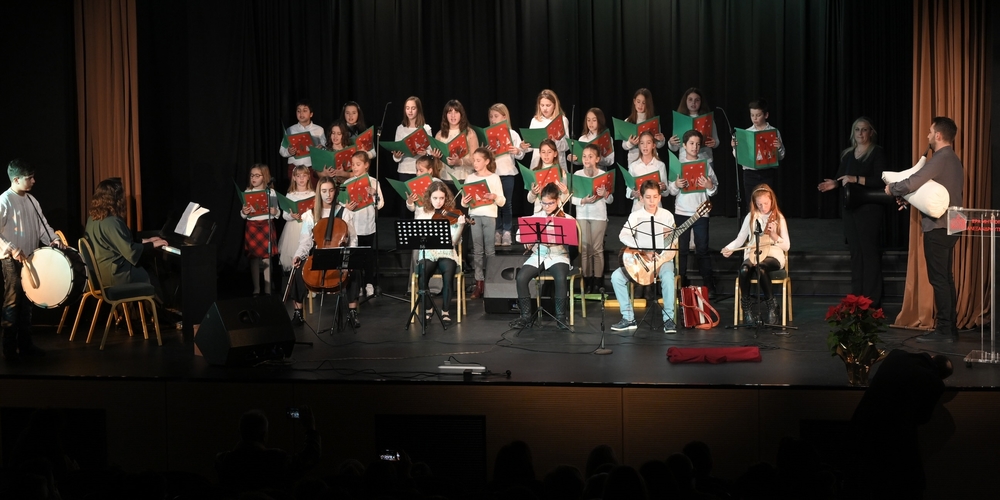 Αλεξανδρούπολη: “Μάγεψαν” οι μελωδικές παιδικές φωνές, στο “5ο Χριστουγεννιάτικο Χορωδιακό Φεστιβάλ Νέων”