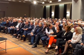 Αλεξανδρούπολη: Η πρώην βουλευτής του ΠΑΣΟΚ Ελένη Τσιούση στη συγκέντρωση διεύρυνσης του Αλέξη Τσίπρα