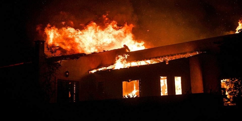 Ορεστιάδα: Εμπρησμός η χθεσινοβραδινή πυρκαγιά σε μονοκατοικία-αποθήκη; Τι εξετάζουν Πυροσβεστική και αστυνομία