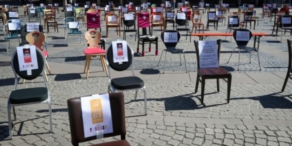 «Άδειες Καρέκλες» και στο Διδυμότειχο: Σιωπηλή διαμαρτυρία απόψε των επαγγελματιών καφέ και εστίασης