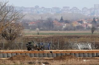Έβρος: Τούρκοι στρατιωτικοί έδειραν τον χειριστή drone τους, που κατέρριψαν οι Έλληνες
