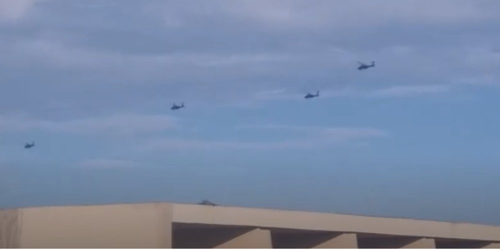 ΒΙΝΤΕΟ: Πέντε στρατιωτικά ελικόπτερα ξαφνικά στον ουρανό της Αλεξανδρούπολης