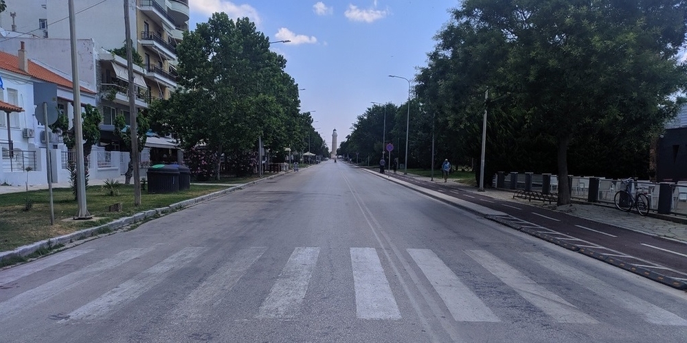 Αλεξανδρούπολη: “Έρημη” η παραλιακή οδός, γκρίνιες του κόσμου που παραμένει κλειστή όλη την Κυριακή