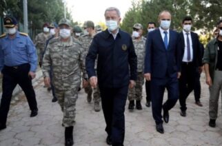 Ξαφνικά στην περιοχή του Έβρου, ο Τούρκος υπουργός Άμυνας Ακάρ – Επιθεώρησε τα στρατεύματα