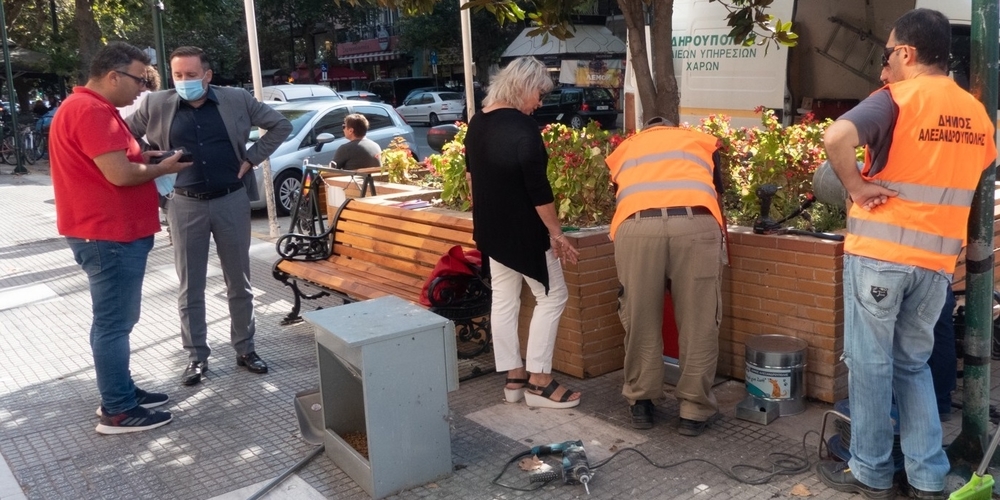 Ταΐστρες και ποτίστρες για τα αδέσποτα ζώα τοποθετούνται από τον Δήμο Αλεξανδρούπολης
