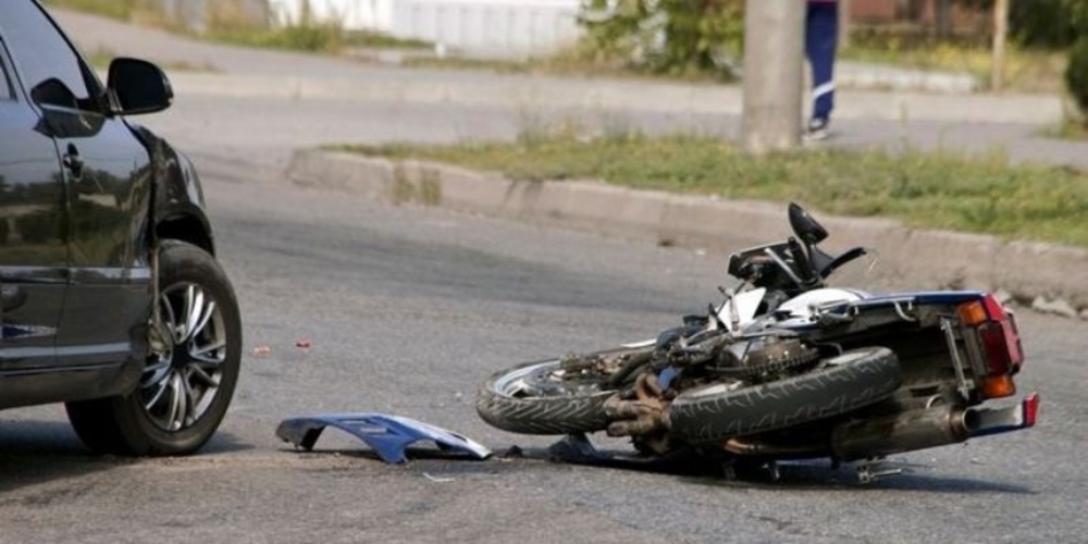Αλεξανδρούπολη-ΣΟΚ: Νεκρός 20χρονος τα ξημερώματα, όταν έπεσε με μηχανάκι σε σταματημένο αυτοκίνητο!!!