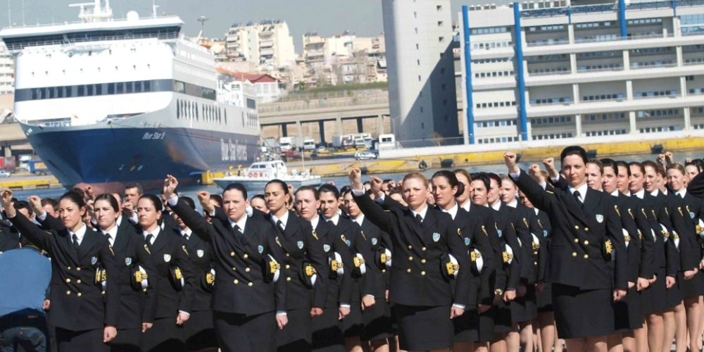 ΣτΕ: Αντισυνταγματικό το ελάχιστο ανάστημα 1,65 μ. για την είσοδο γυναικών στις Στρατιωτικές Σχολές