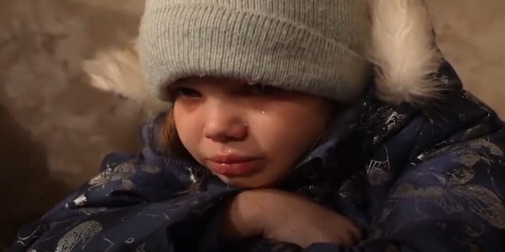 «Δεν θέλω να πεθάνω»: Τα σπαρακτικά λόγια παιδιού μέσα από καταφύγιο στην Ουκρανία