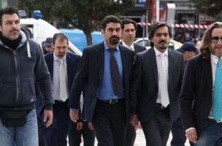 Έφυγαν από την Ελλάδα οι 8 Τούρκοι στρατιωτικοί, που είχαν ζητήσει άσυλο στην Αλεξανδρούπολη