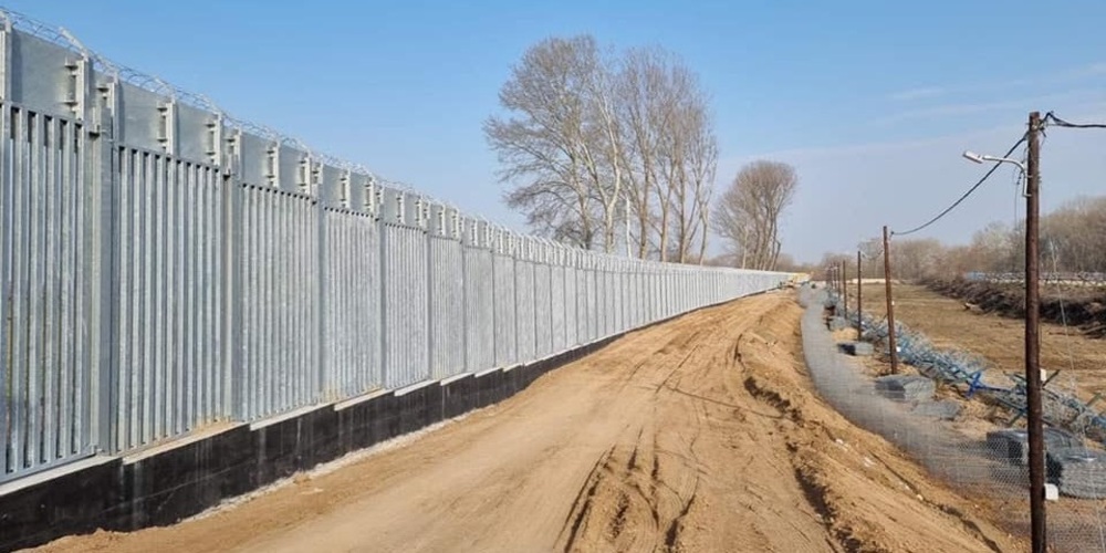 Κυβέρνηση: Σε όλο το μήκος του Έβρου θα γίνει σταδιακά η επέκταση του φράχτη