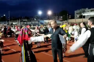 Αλεξανδρούπολη: Ο ηθοποιός Τόνι Δημητρίου χορεύει παραδοσιακά θρακιώτικα στην Γιορτή Πίτας (ΒΙΝΤΕΟ)