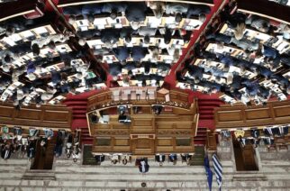 Κατατέθηκε στη Βουλή το νομοσχέδιο για την ψήφο των αποδήμων – Τι προβλέπει