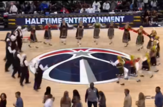 ΒΙΝΤΕΟ-Ουάσινγκτον: Θρακιώτικοι χοροί σe αγώνα μπάσκετ ΝΒΑ της ομάδας του Αντετοκούνμπο